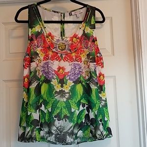 Jennifer Lopez tank top